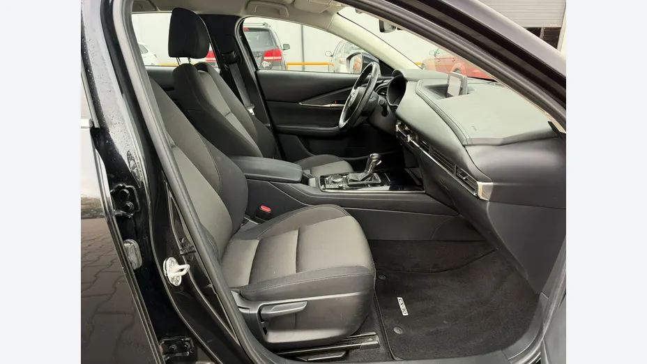 MAZDA CX-30 -