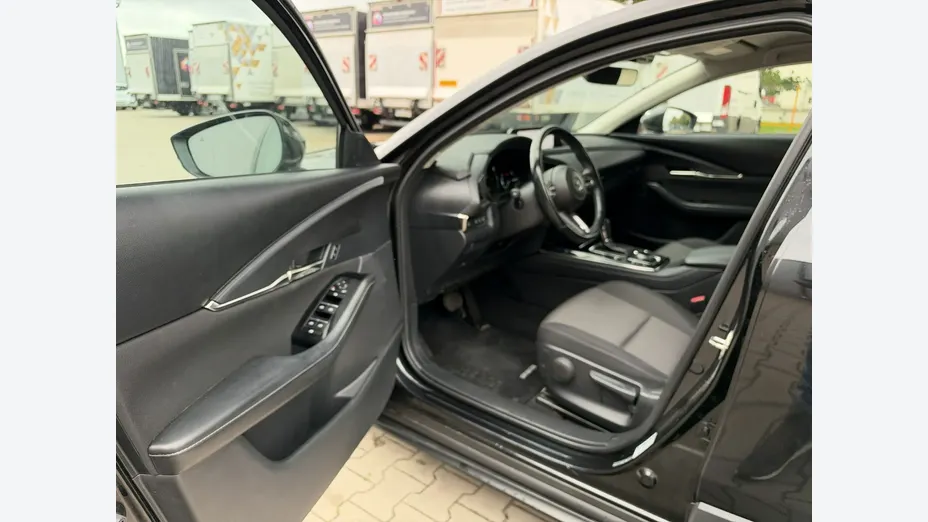 MAZDA CX-30 -