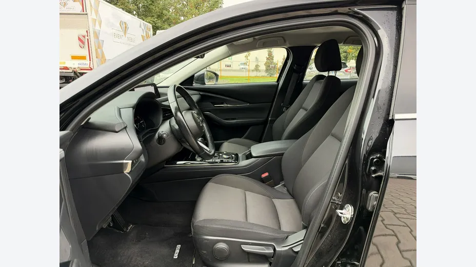 MAZDA CX-30 -