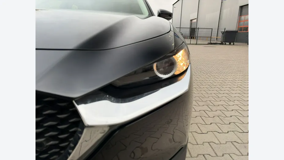 MAZDA CX-30 -