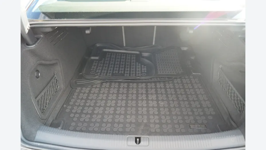 AUDI A4 -