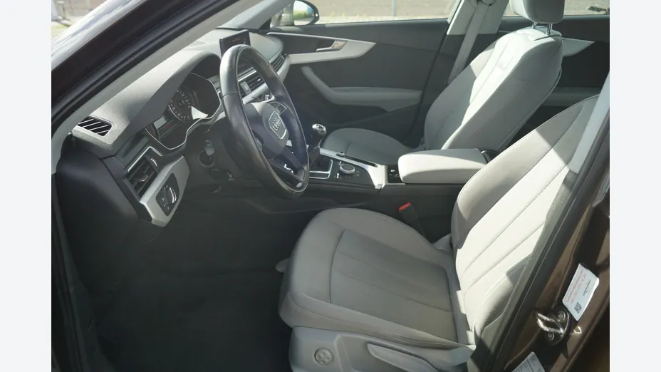 AUDI A4 -