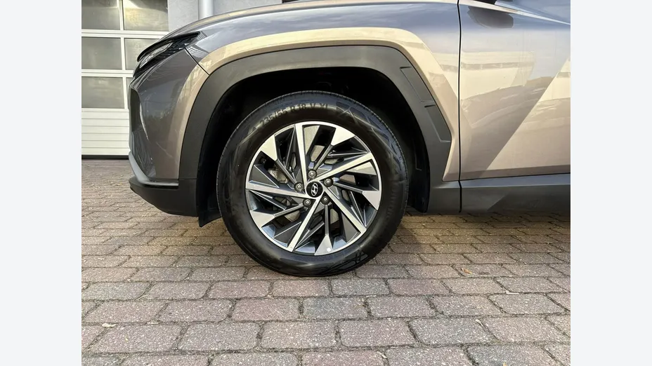 HYUNDAI Tucson -