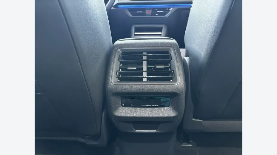 VOLKSWAGEN Tiguan -