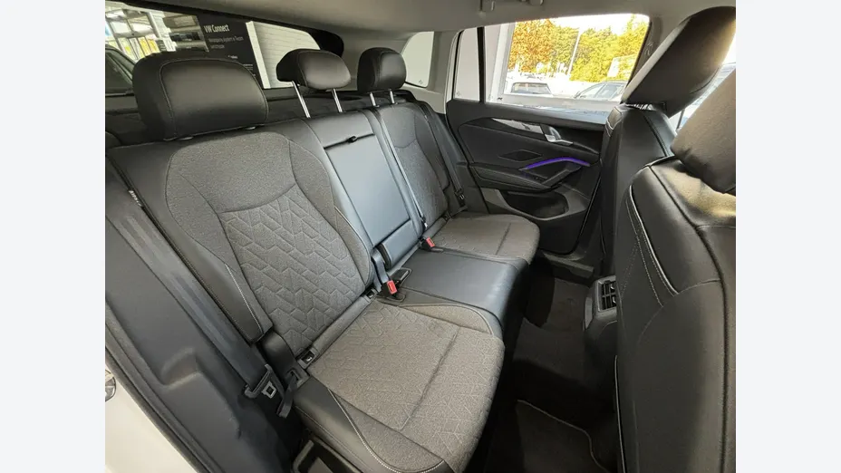 VOLKSWAGEN Tiguan -