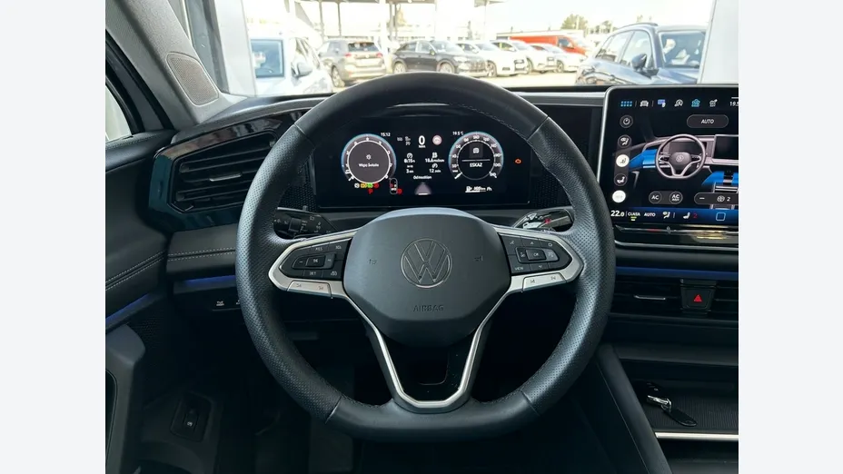 VOLKSWAGEN Tiguan -