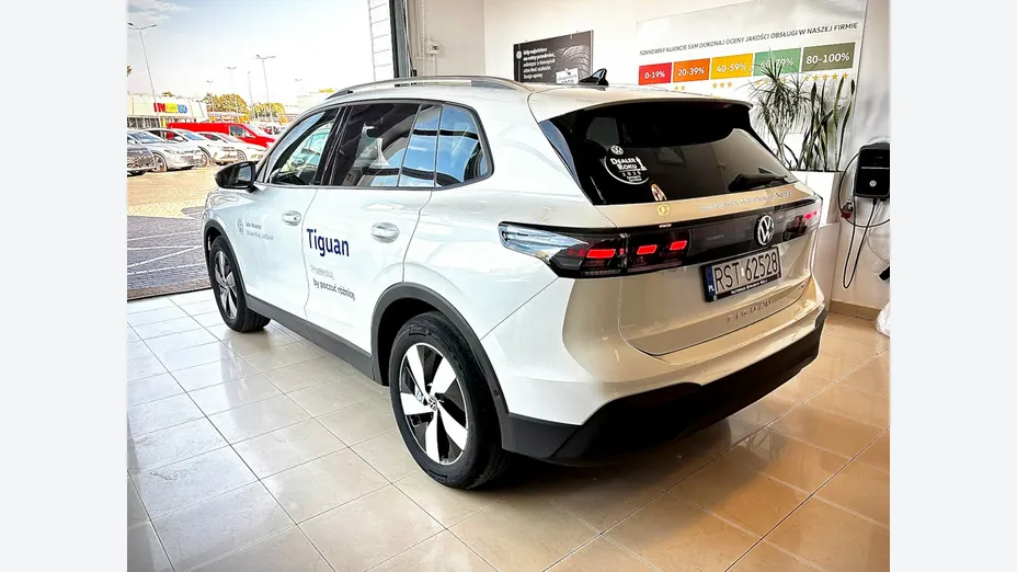 VOLKSWAGEN Tiguan -