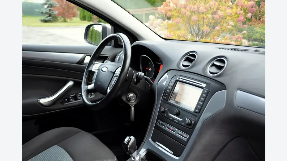 FORD Mondeo -