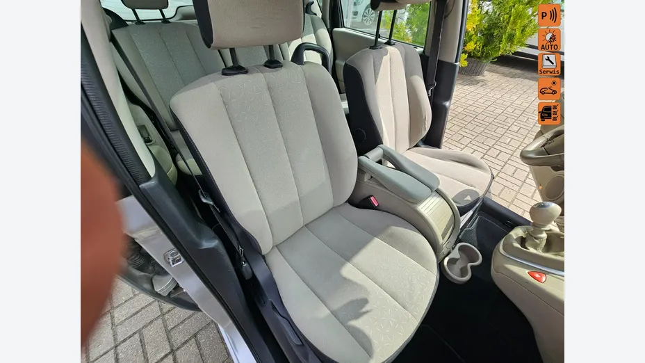 RENAULT Scenic -