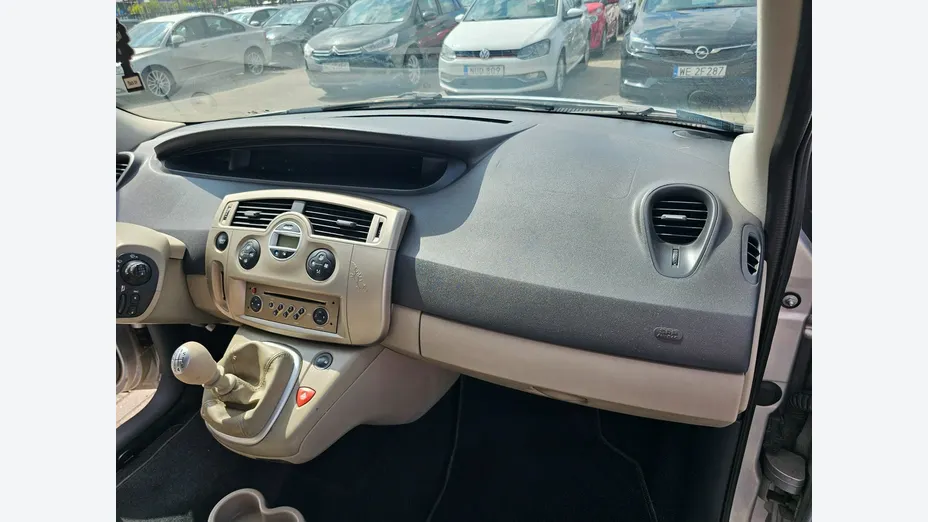 RENAULT Scenic -