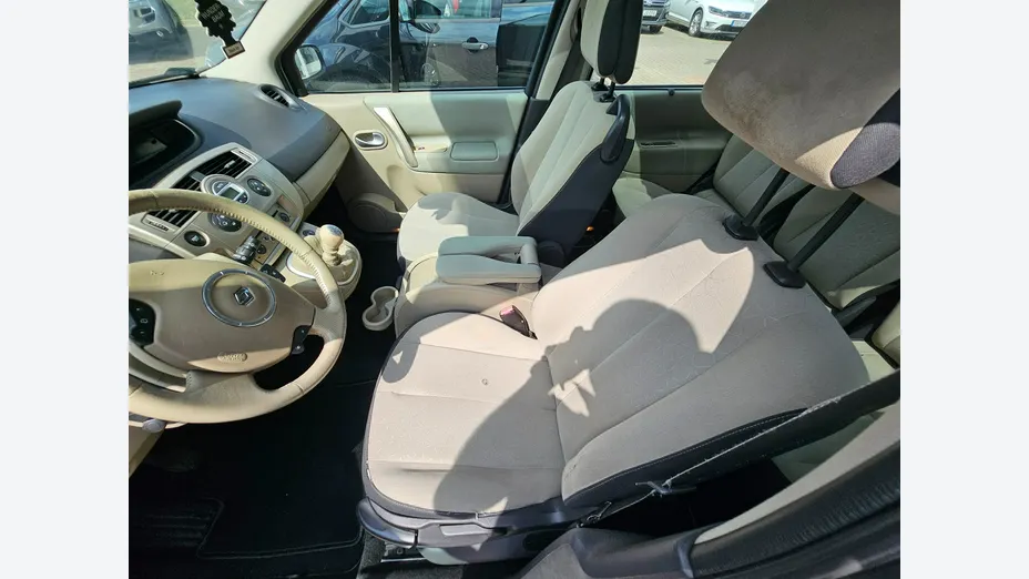 RENAULT Scenic -