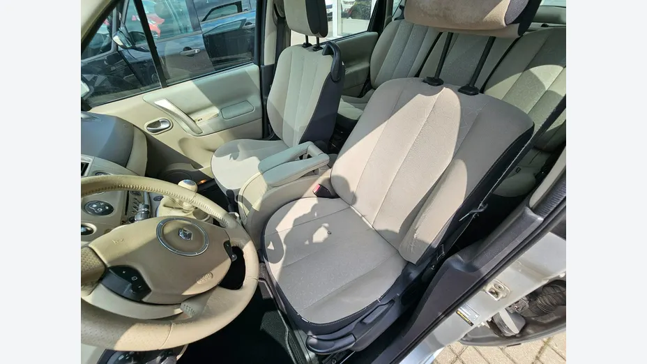 RENAULT Scenic -