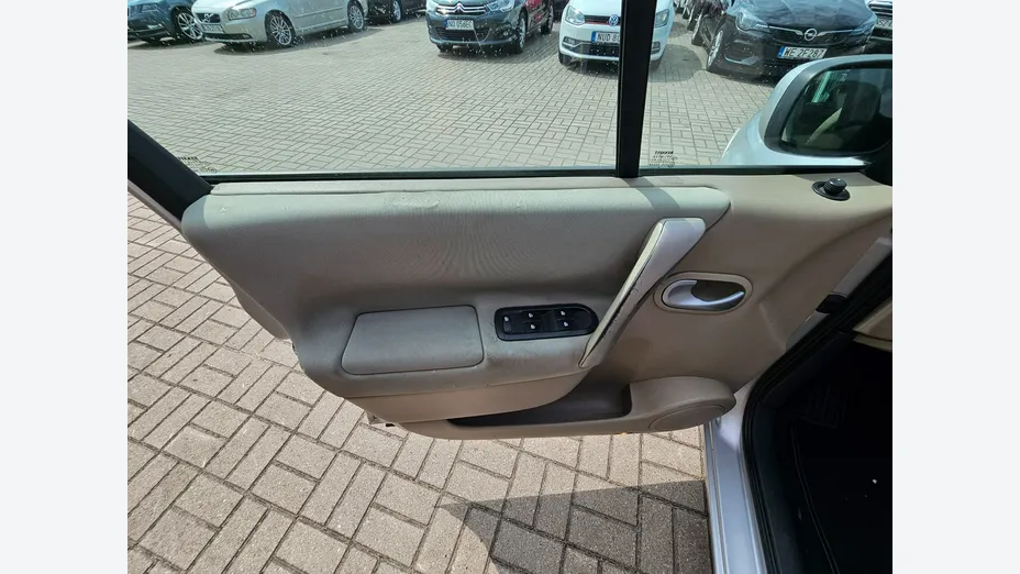 RENAULT Scenic -