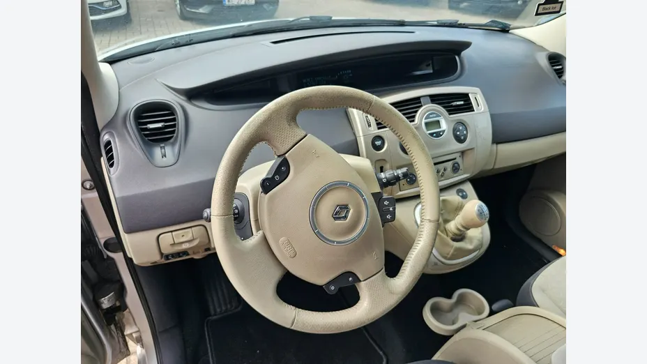RENAULT Scenic -