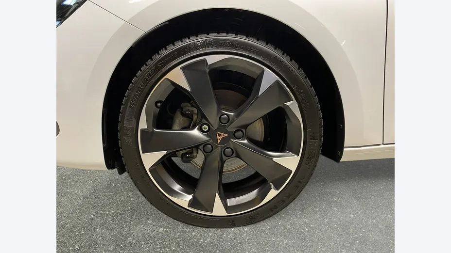 CUPRA Leon -