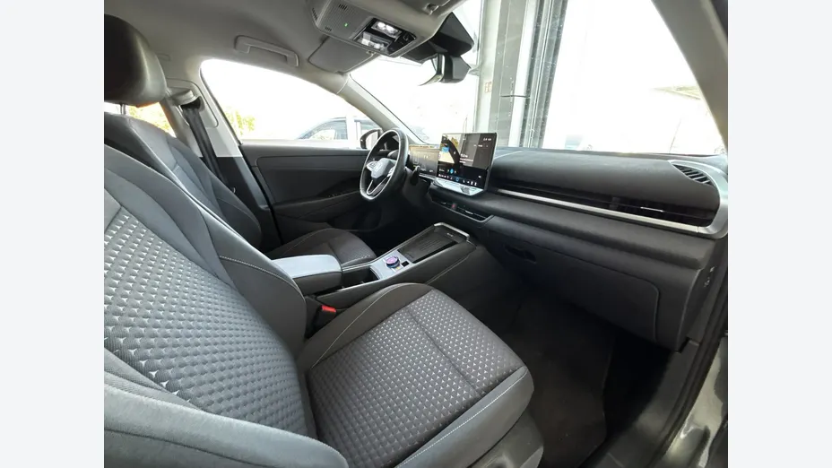 VOLKSWAGEN T-ROC -