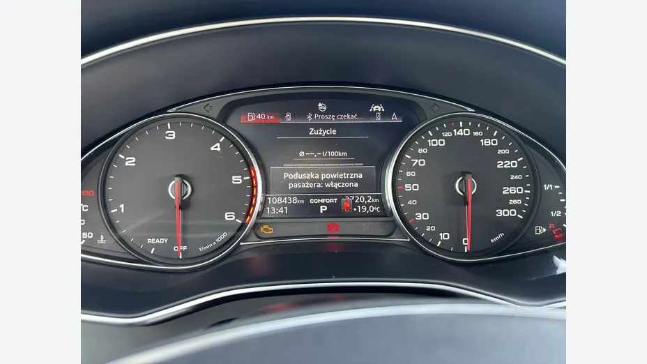 AUDI A6 -