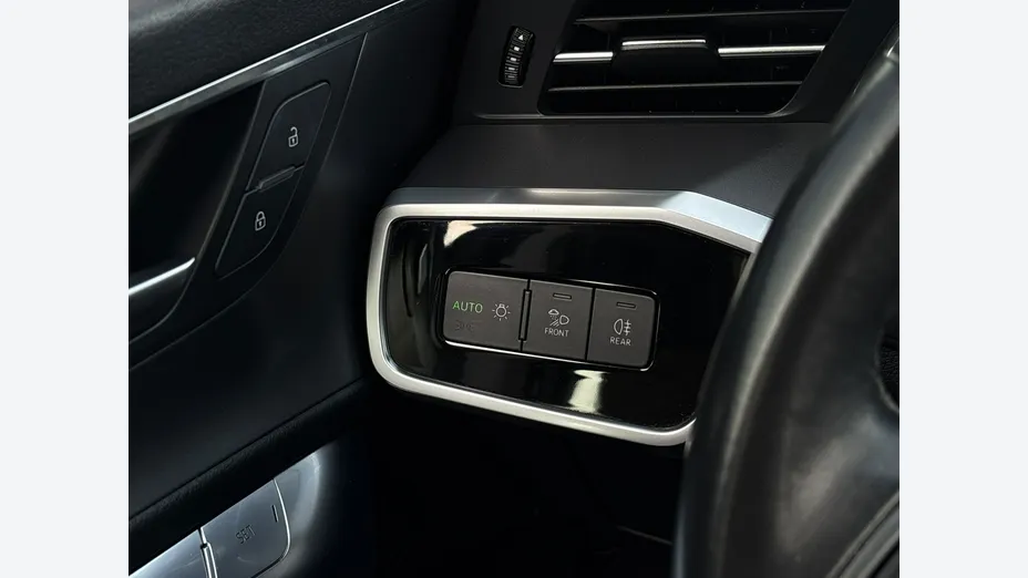 AUDI A6 -