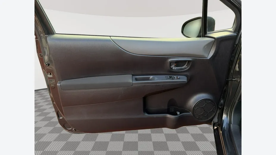 TOYOTA Yaris -