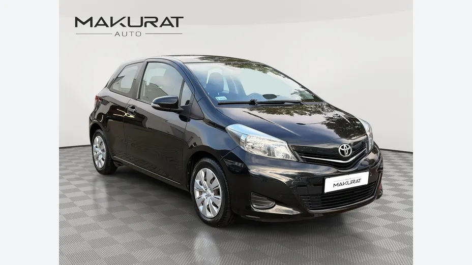 TOYOTA Yaris -
