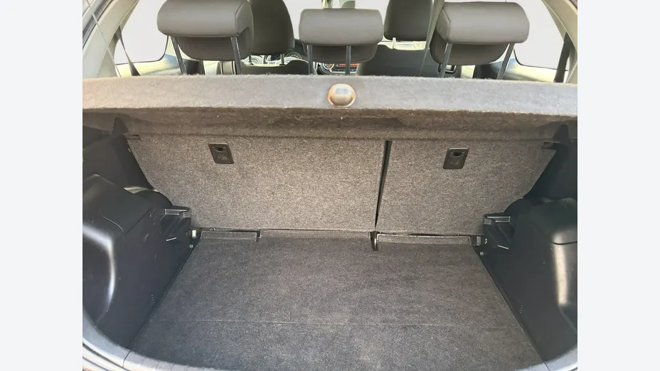 TOYOTA Yaris -