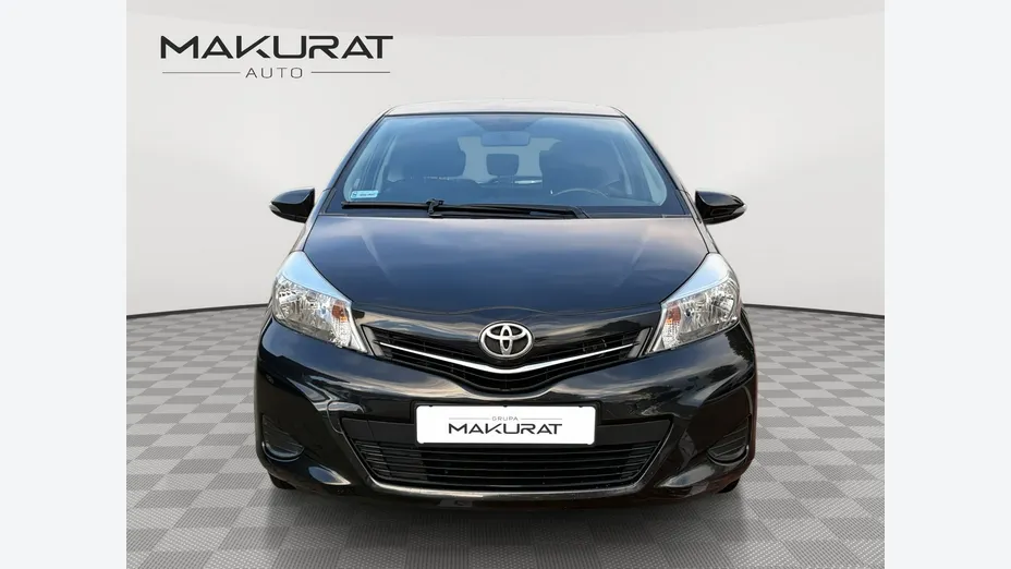 TOYOTA Yaris -