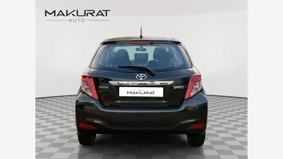 TOYOTA Yaris -