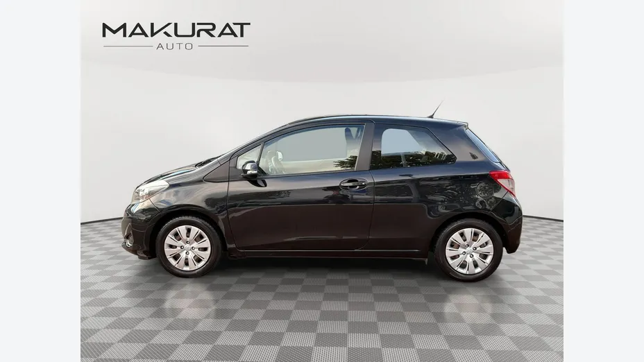 TOYOTA Yaris -
