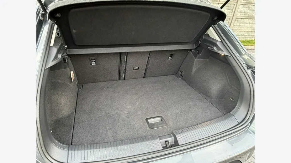 VOLKSWAGEN T-ROC -
