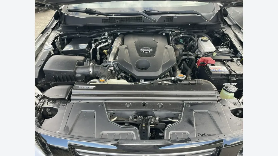 NISSAN Navara -