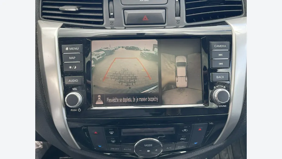 NISSAN Navara -