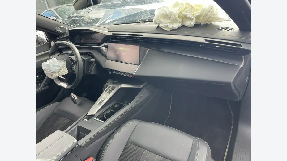 PEUGEOT 408 -