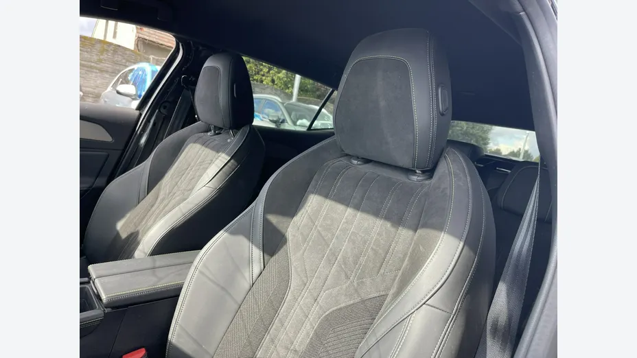 PEUGEOT 408 -