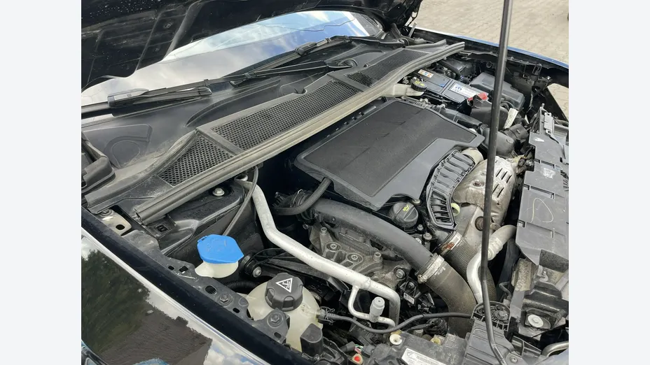 PEUGEOT 408 -