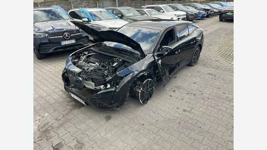 PEUGEOT 408 -
