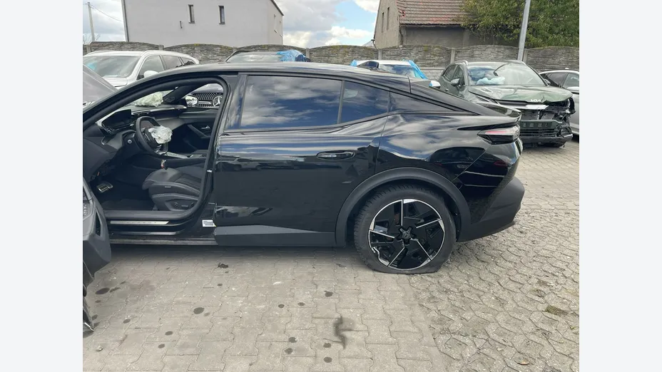 PEUGEOT 408 -