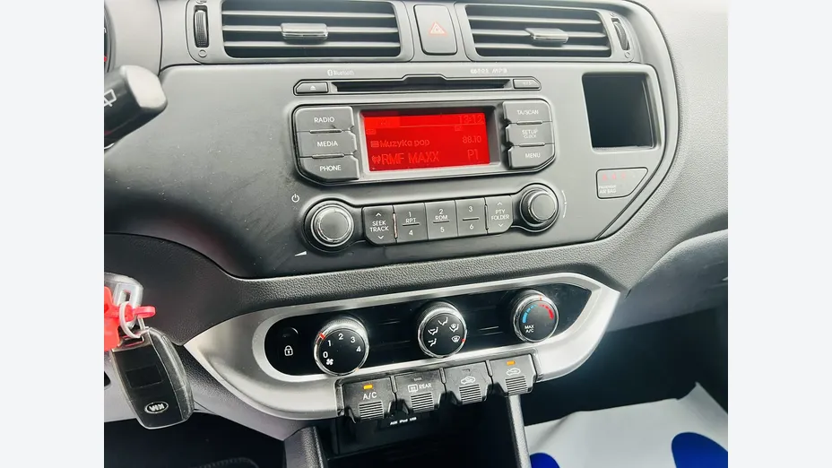 KIA Rio -