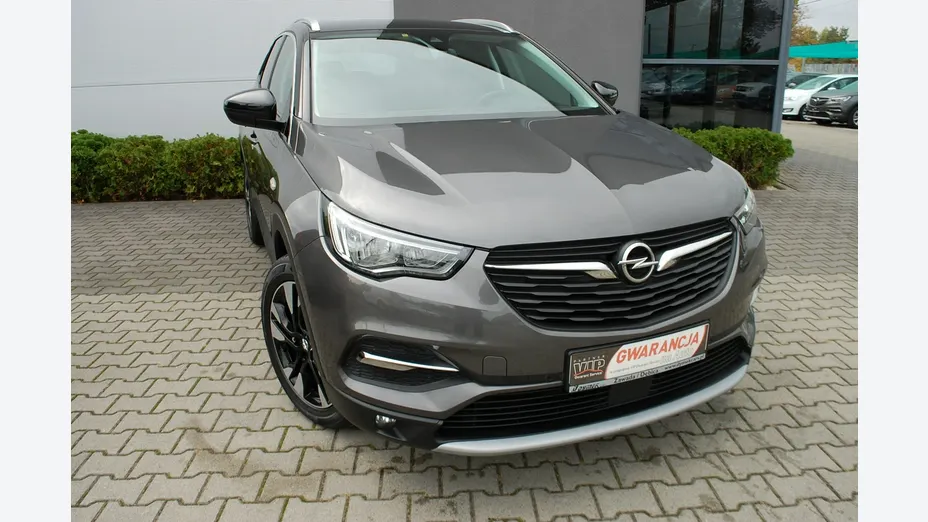 OPEL Grandland X -