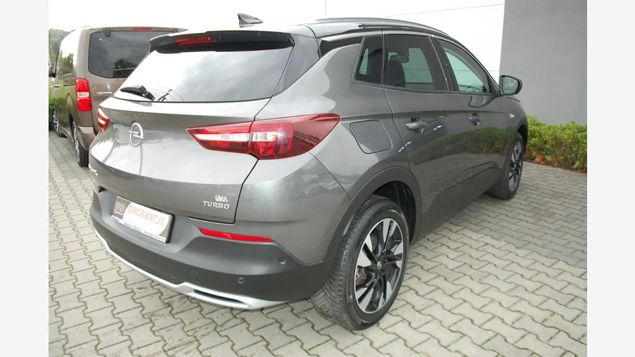OPEL Grandland X -