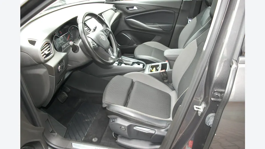 OPEL Grandland X -