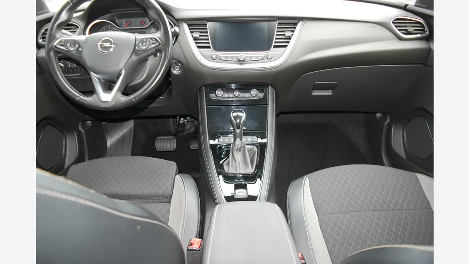 OPEL Grandland X -
