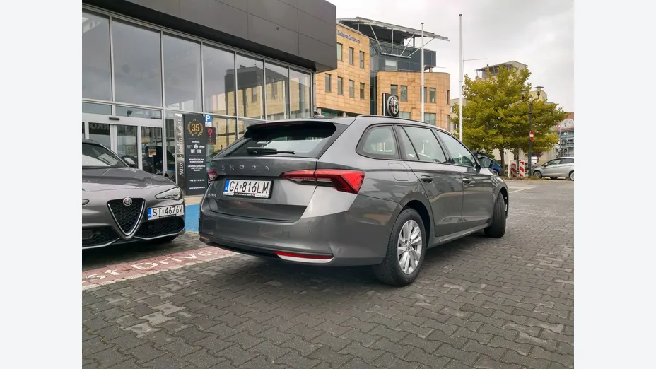 SKODA Octavia -