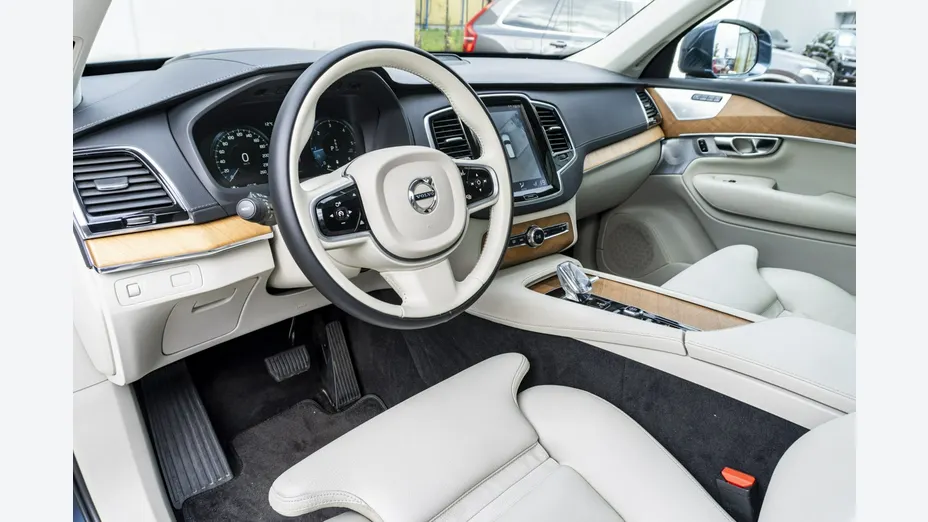 VOLVO XC90 -