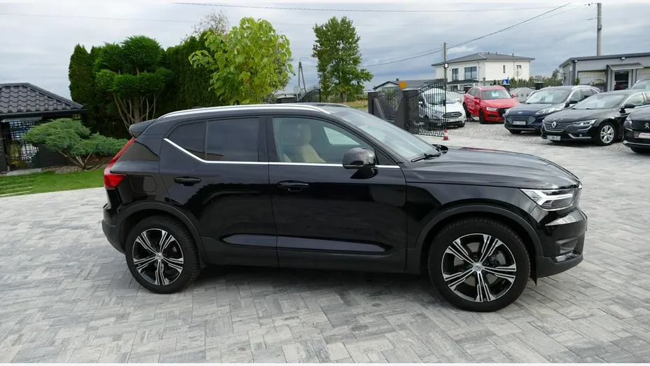 VOLVO XC40 -
