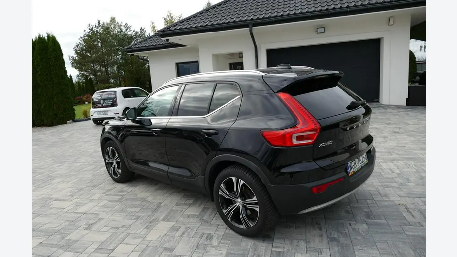 VOLVO XC40 -