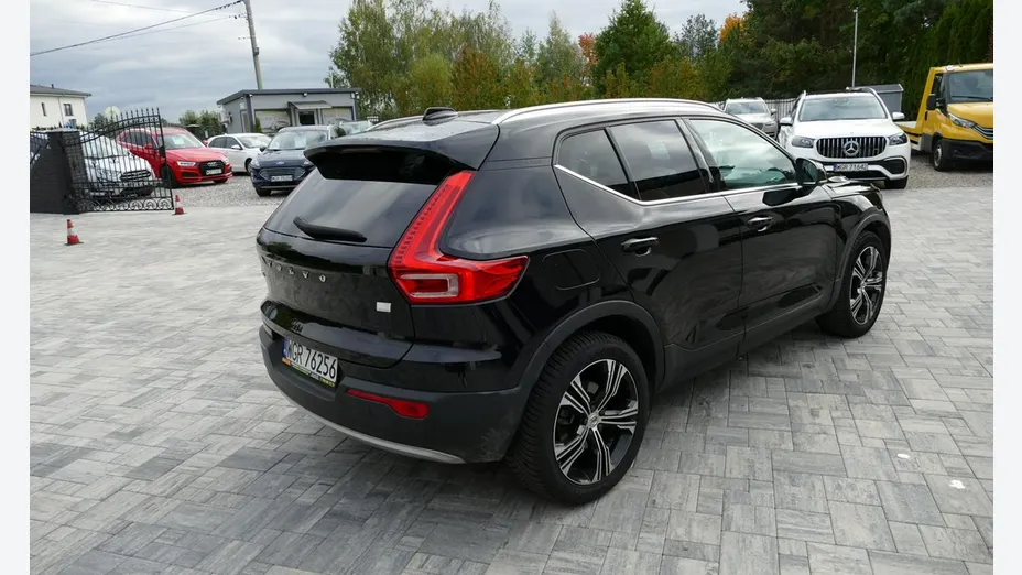 VOLVO XC40 -