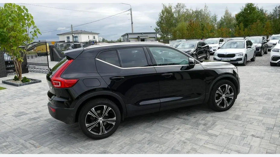 VOLVO XC40 -
