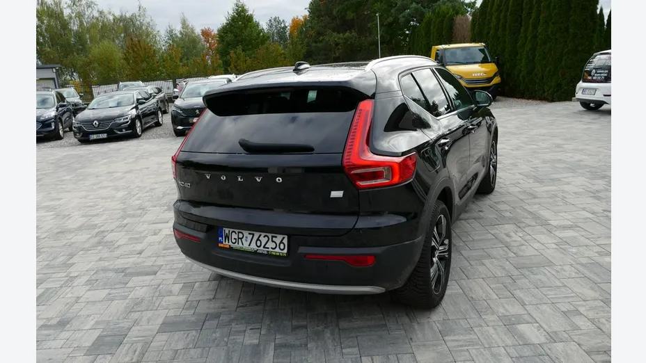 VOLVO XC40 -