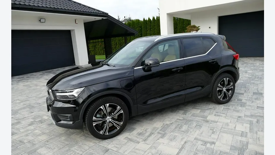 VOLVO XC40 -