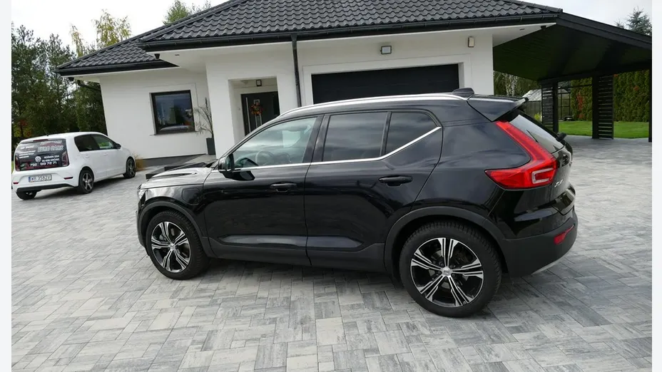 VOLVO XC40 -